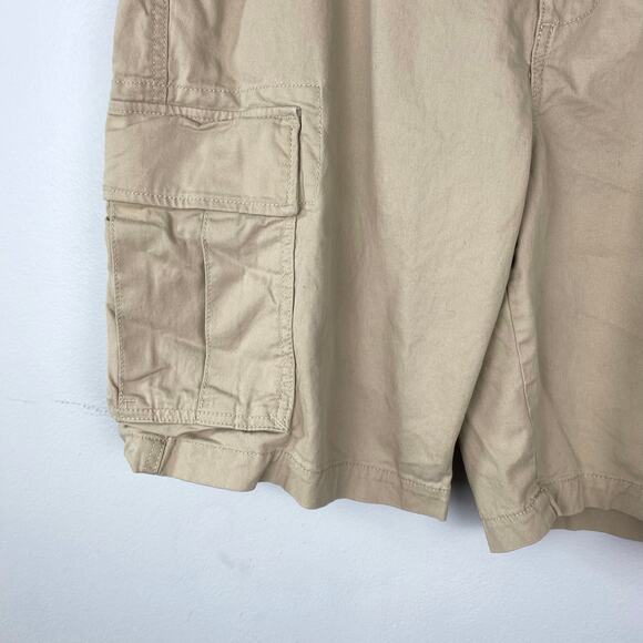 Old Navy Straight Lived-In Cargo Shorts 10" Inseam A Stone's Throw Size 40 - Picture 4 of 10